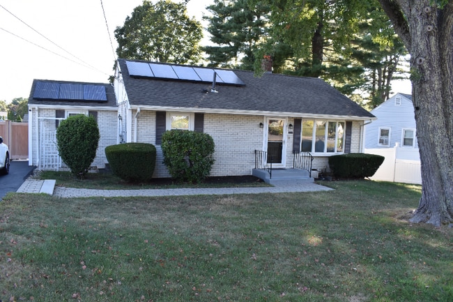 Building Photo - 373 Salem St Rental
