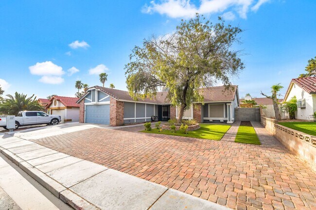 Photo - Spacious Single-Story Living with Oversized Lot and Dual Living Areas!