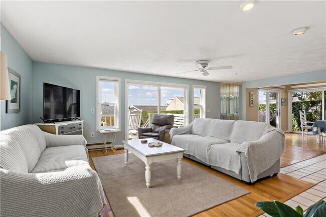 Photo - 18 Warren Ave