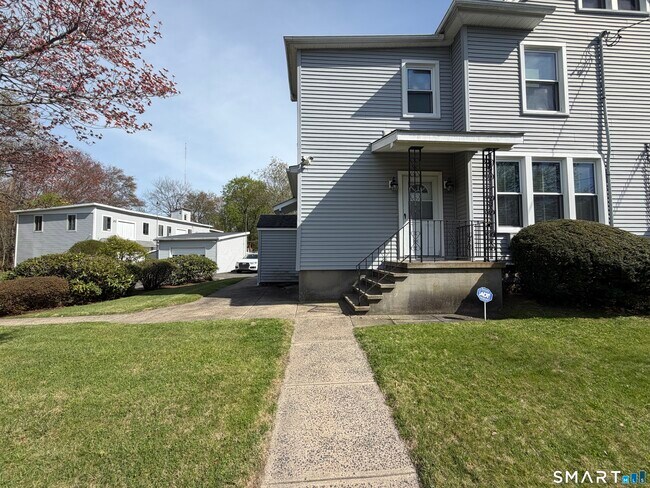 59 Baldwin Ave