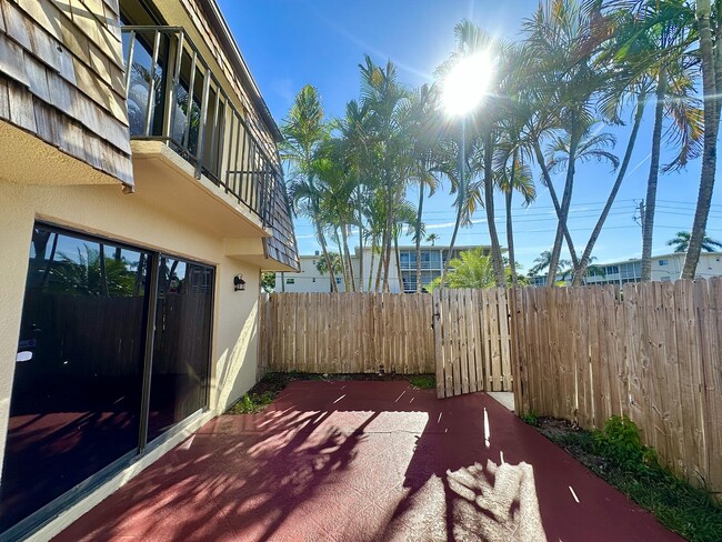 Photo - 225 Lake Arbor Dr