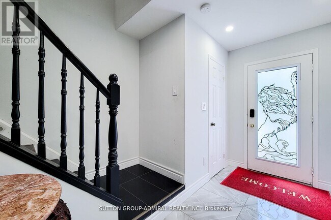 Photo - 2 Royalwood Ct