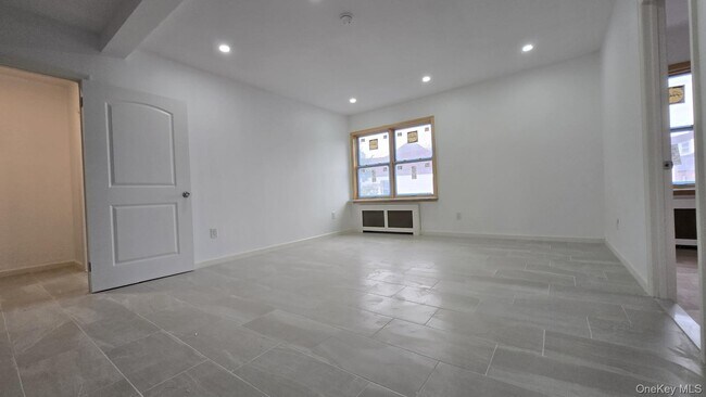 Photo - 63-87-87 Fitchett St Unidad 2R