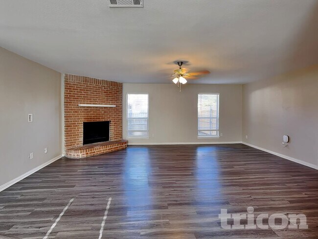 Photo - 836 Greenridge Dr