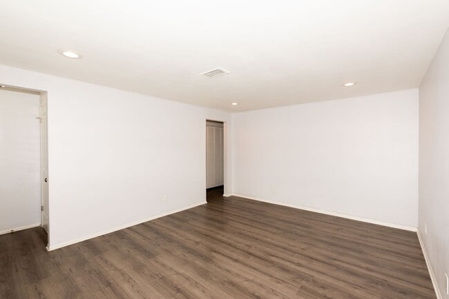 Photo - 5542-5554 S. Grant St. Unit 5542