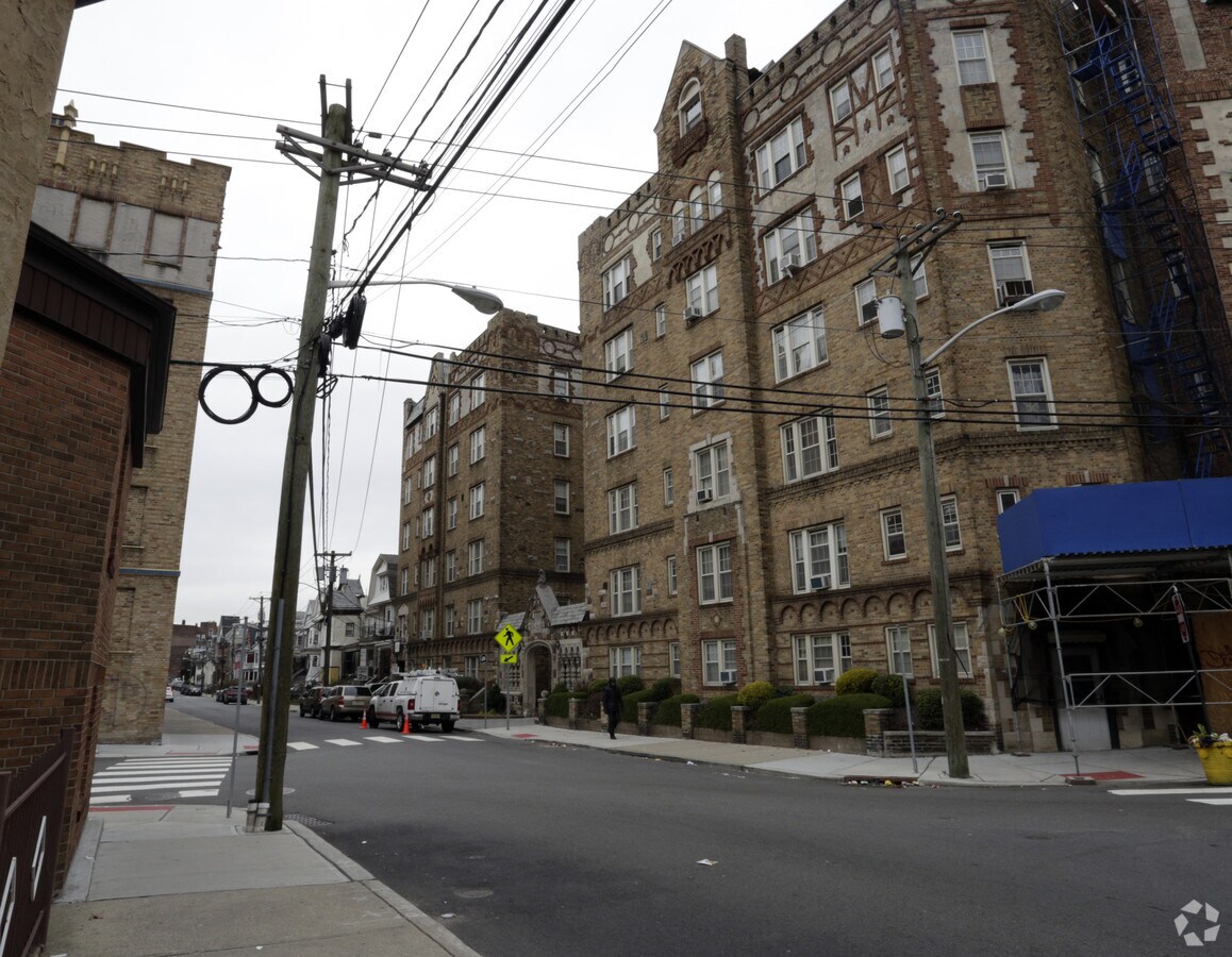 Photo - 7-11 Tonnele Ave