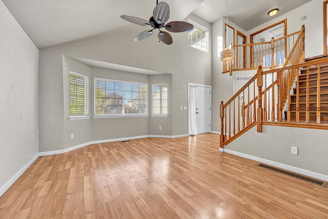 Photo - $3,400 - 5 Bed, 3.5 Bath Home in Aurora wi...