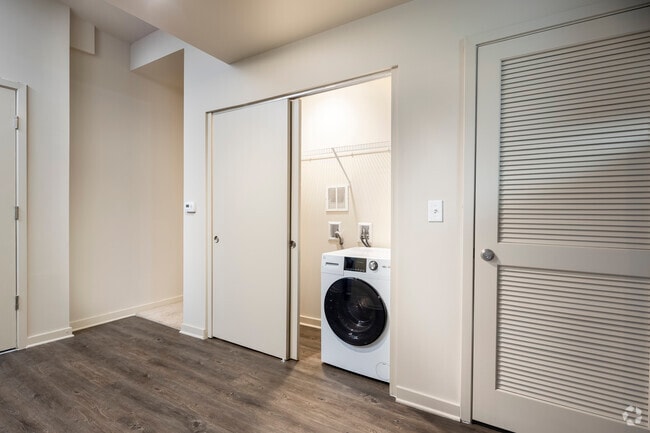 3BR, 2BA - 1,678SF - Laundry
