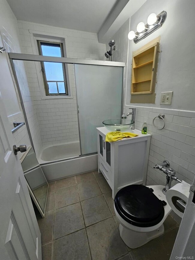 1507 Metropolitan Ave Unit 10E