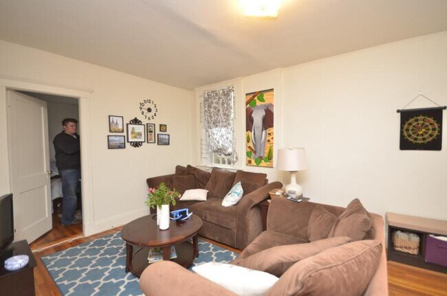 Building Photo - 1622 Commonwealth Ave Unit 2825 Rental