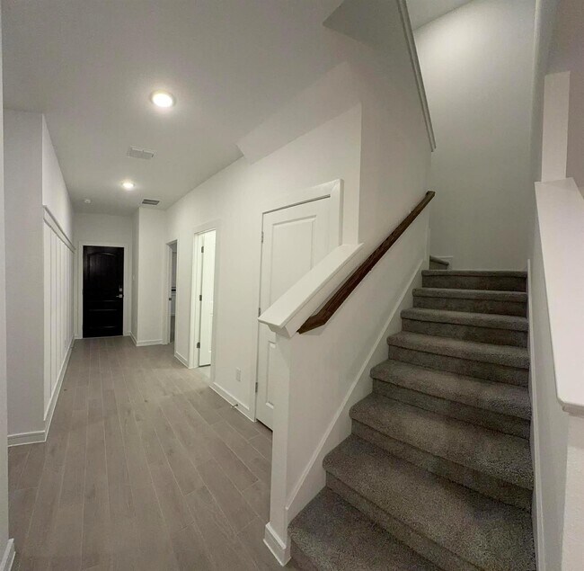 Photo - 4715 Bay Vista Dr
