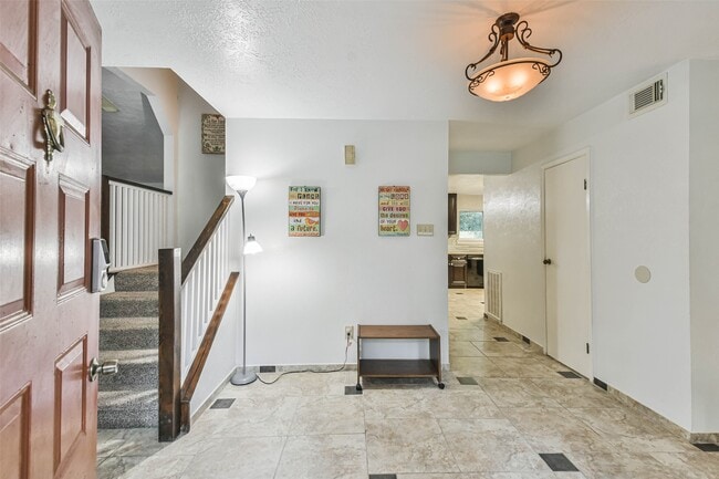 Photo - 12 Coralberry Rd