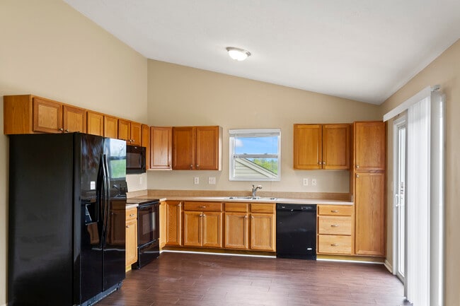 Photo - 1601 Raintree Ct