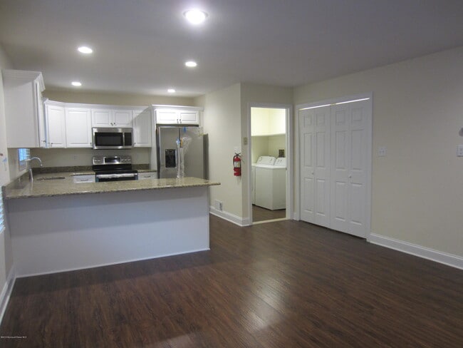 Building Photo - 22 Lasatta Ave Unit 2-A