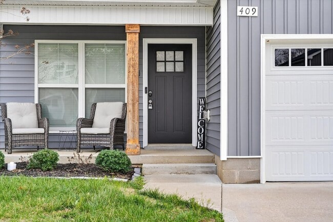 Photo - 409 Hillside Dr