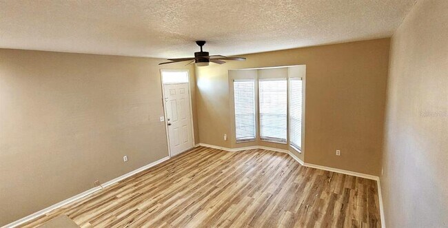 Photo - 2700 Penzance St