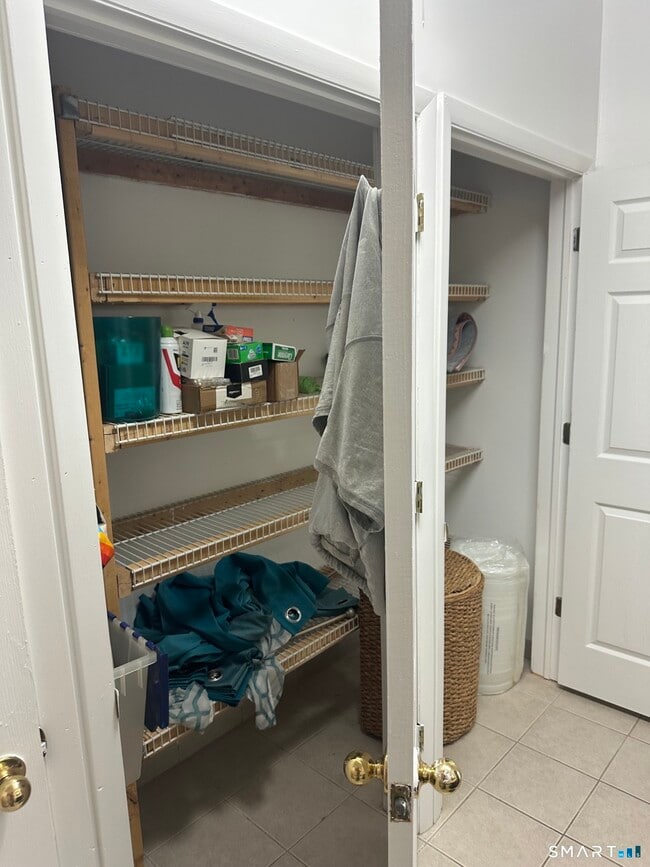 Photo - 379 Derby Ave Unidad 6B