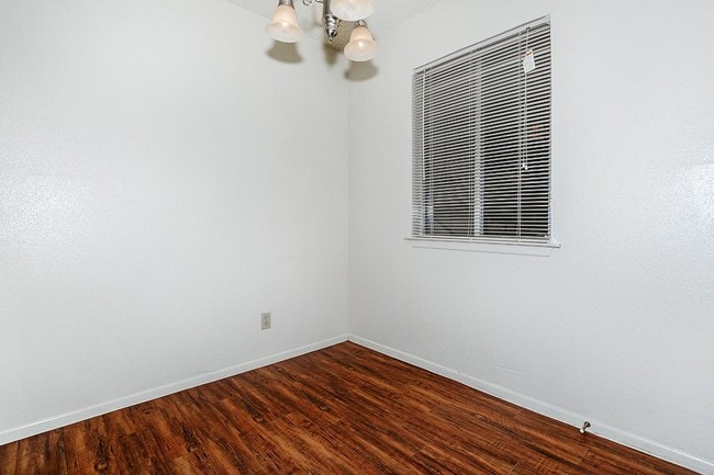 Photo - Brigadoon Apartments