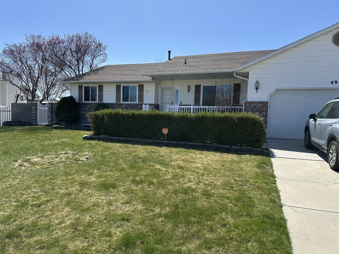Photo - 4919 W 8620 S (West Jordan, UT)