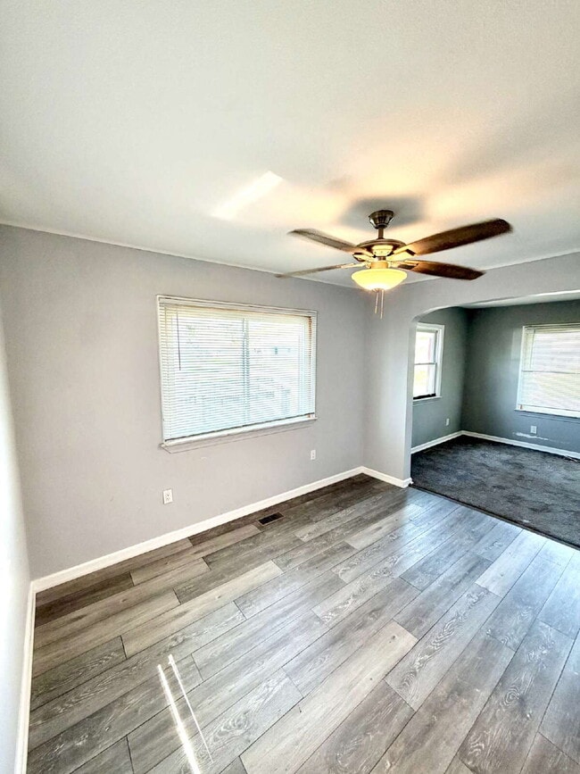 Photo - 2 bed, 1 Bath: Updated Inside!