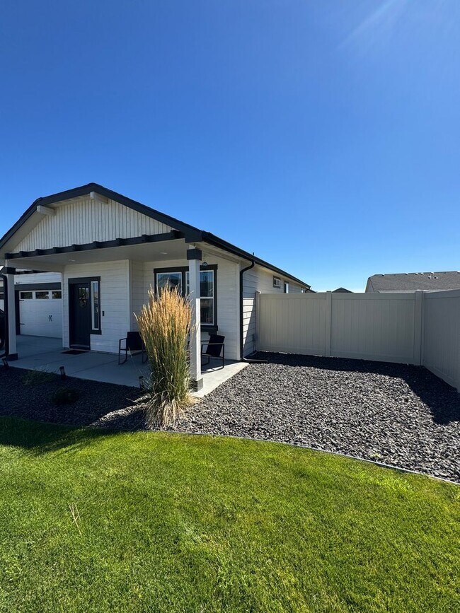 Photo - 2303 S 58th Ave