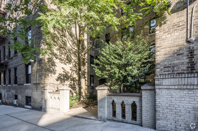 Photo - 105-115 Bennett Ave