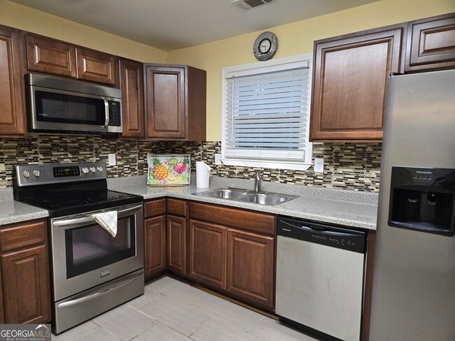 Photo - 460 Paxton Pl