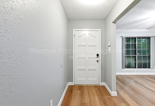 Photo - 6009 Leafwood Cir