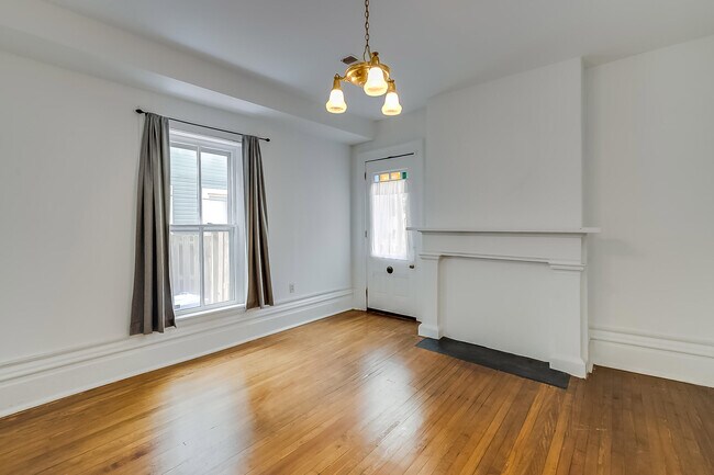 Photo - 377 S Upper St