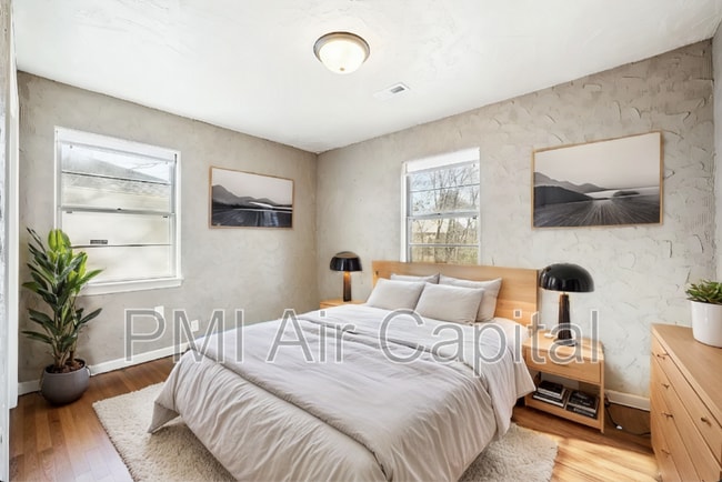 Photo - 2325 S Hiram St