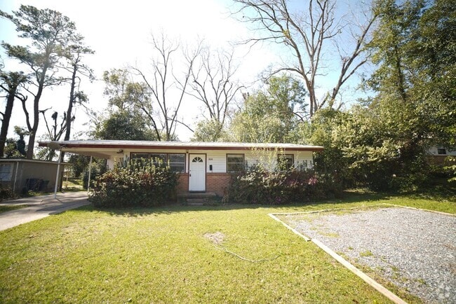 Building Photo - 4/2 with additional office Rental