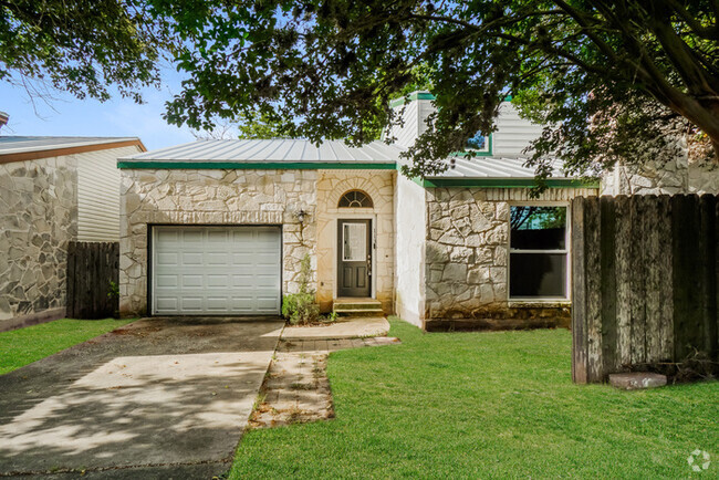 Building Photo - Bright 2-Bedroom Home in Boerne, TX