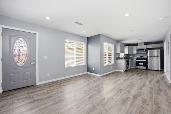 Photo - 2423 Smokewood Pl