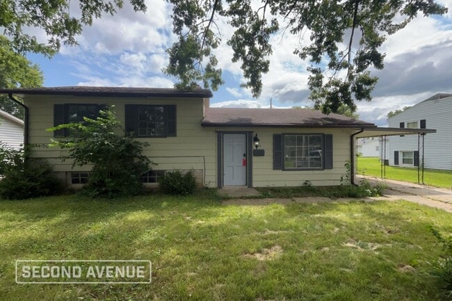 Building Photo - 610 N Bradner Ave