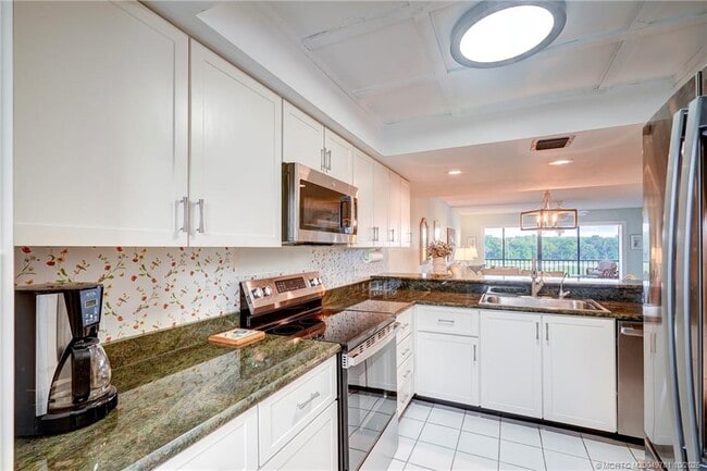 Photo - 5532 NE Gulfstream Way