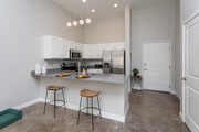 1BR, 1BA, Nova - 810SF