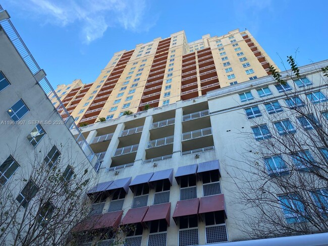 Building Photo - 7350 SW 89th St Unit 2104S