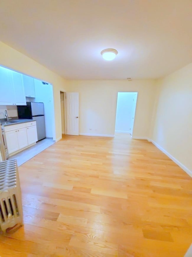 Photo - 218 W 10th St