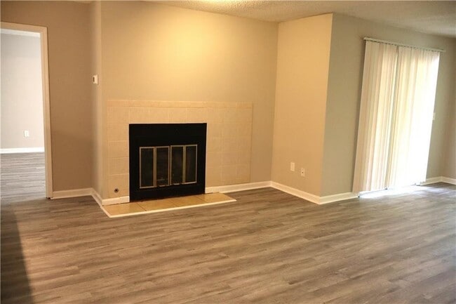 Photo - 308 Mill Pond Ct SE