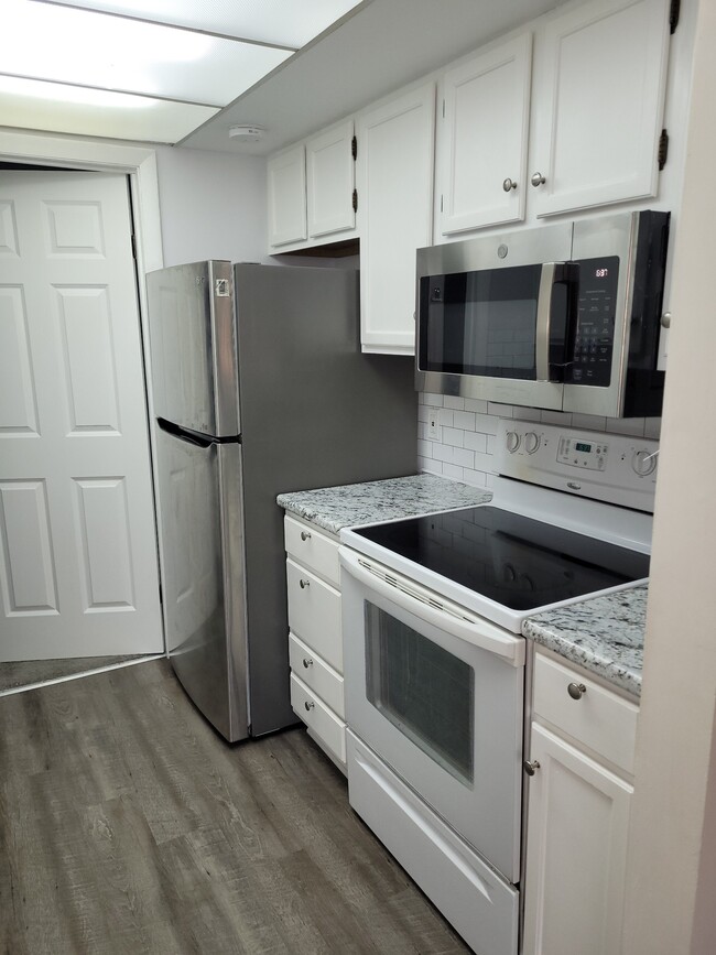 Photo - 804 Cocheco Ct Unit 804 Cocheco