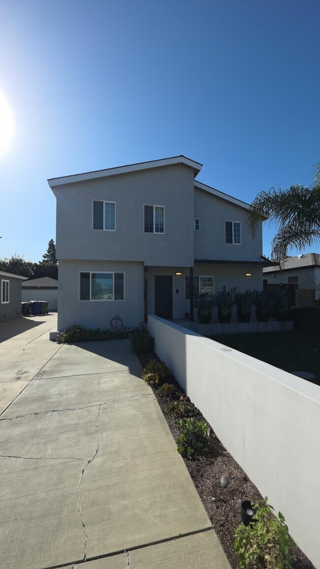 Photo - 15216 Morrison St