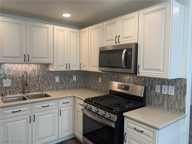 Building Photo - 424 Pine Haven St Unit 106