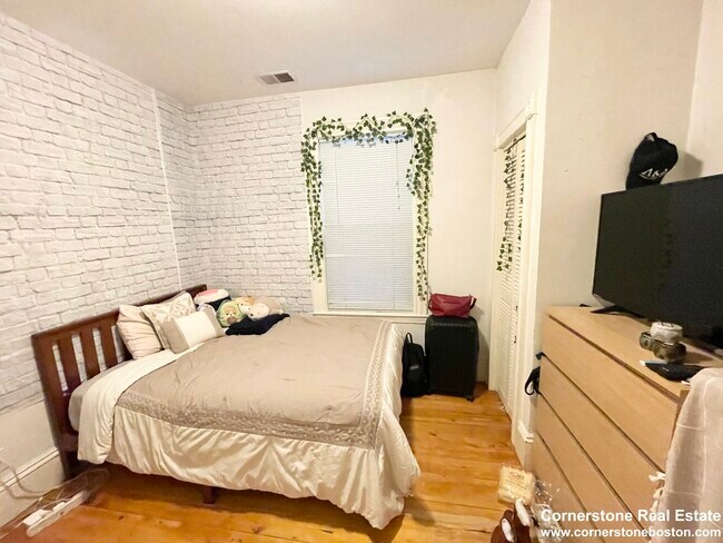 Photo - 11 Sachem St Unit 2