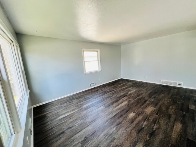 Photo - 5856 N 63rd St