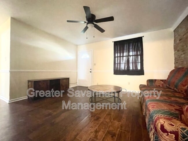 Photo - 320 Chatham Villa Dr