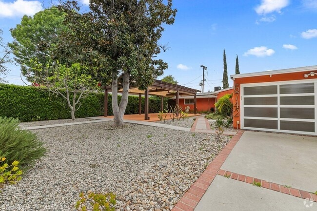 Building Photo - 6742 Sunny Brae Ave Rental