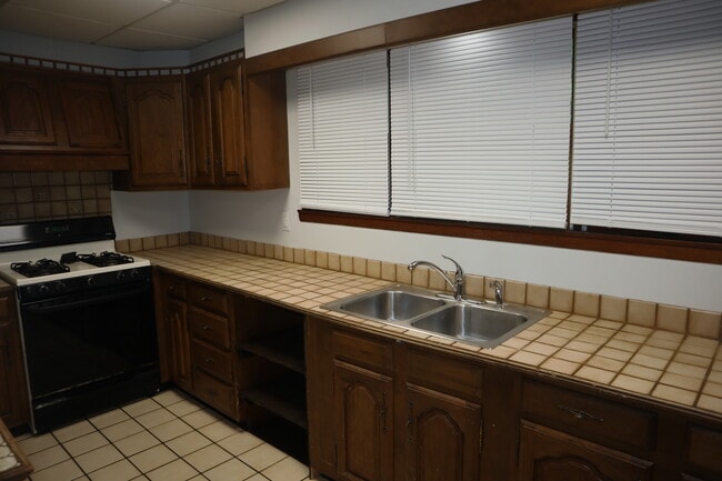 Photo - 602 2nd St Unit B