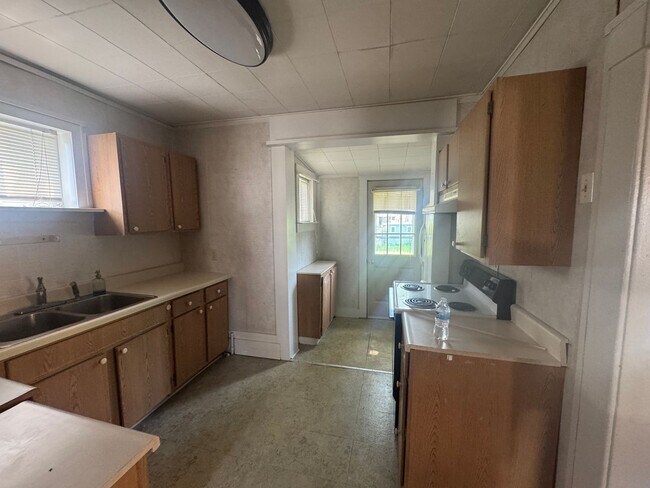 Photo - 149 W North St