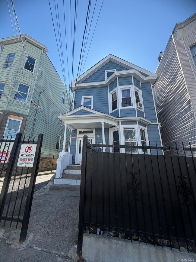 Building Photo - 78 Maple St Unit 1FL