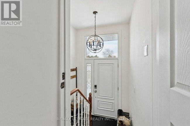 Photo - 35 Algonquin Blvd